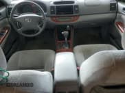 ✅ 2004 Toyota Camry SE • VIN: 4T1BE32K24U854749 • Lot: 86070235. Wystawiony na Copart z przebiegiem 256 069 mil. Bezpłatny archiwum sprzedaży aukcyjnych z USA i szczegółowy raport historii pojazdu na DreamBid. Zdjęcie 8.