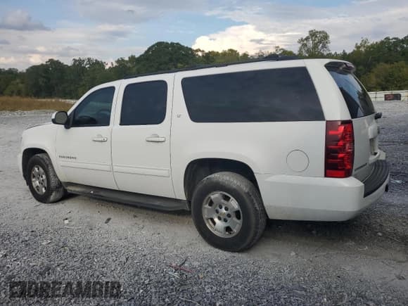 ✅ 2013 Chevrolet Suburban LT • VIN: 1GNSCJE00DR116421 • Lot: 81711745. Wystawiony na Copart z przebiegiem 300 918 mil. Bezpłatny archiwum sprzedaży aukcyjnych z USA i szczegółowy raport historii pojazdu na DreamBid. Zdjęcie 2.