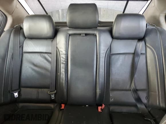 ✅ 2009 Hyundai Genesis • VIN: KMHGC46E39U021698 • Lot: 91401595. Wystawiony na Copart z przebiegiem 177 425 mil. Bezpłatny archiwum sprzedaży aukcyjnych z USA i szczegółowy raport historii pojazdu na DreamBid. Zdjęcie 10.