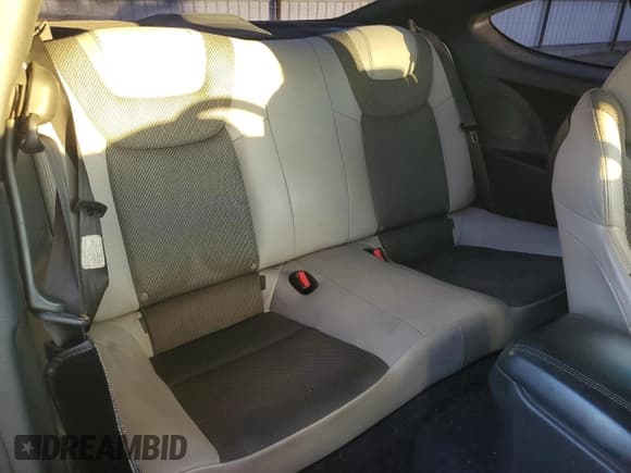 ✅ 2013 Hyundai Genesis Coupe Premium • VIN: KMHHT6KDXDU089471 • Lot: 93382215. Listed on Copart with 154,271 mi. Free auction sales archive from the USA and detailed vehicle history report at DreamBid. Image 10.