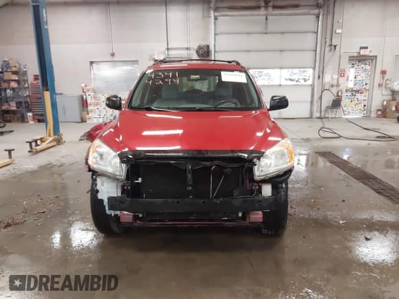 ✅ 2010 Toyota RAV4 • VIN: JTMBF4DV1AD031711 • Лот: 43414294. Опубликован ранее на IAAI с пробегом 136 376 миль. Бесплатный доступ к архиву аукционных продаж из США и подробный отчёт об истории автомобиля на DreamBid. Изображение 6.