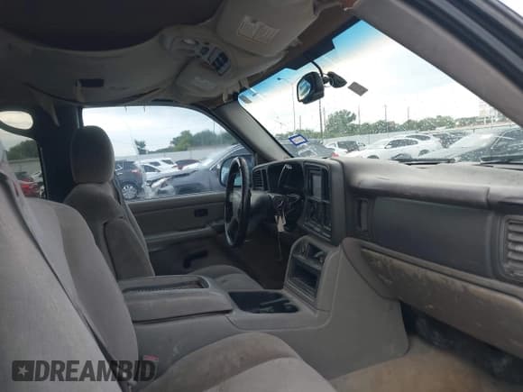 ✅ 2005 Chevrolet Suburban LT • VIN: 3GNEC16Z75G214406 • Lot: 42689874. Listed on IAAI with Not provided. Free auction sales archive from the USA and detailed vehicle history report at DreamBid. Image 5.