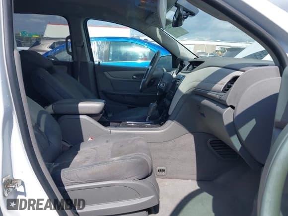 ✅ 2016 Chevrolet Traverse LT • VIN: 1GNKRGKD4GJ317797 • Lot: 43252239. Wystawiony na IAAI z przebiegiem 117 718 mil. Bezpłatny archiwum sprzedaży aukcyjnych z USA i szczegółowy raport historii pojazdu na DreamBid. Zdjęcie 5.