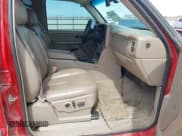 ✅ 2006 Chevrolet Silverado 2500HD LT3 • VIN: 1GCHK23D86F145400 • Lot: 42230812. Wystawiony na IAAI z przebiegiem 513 221 mil. Bezpłatny archiwum sprzedaży aukcyjnych z USA i szczegółowy raport historii pojazdu na DreamBid. Zdjęcie 5.