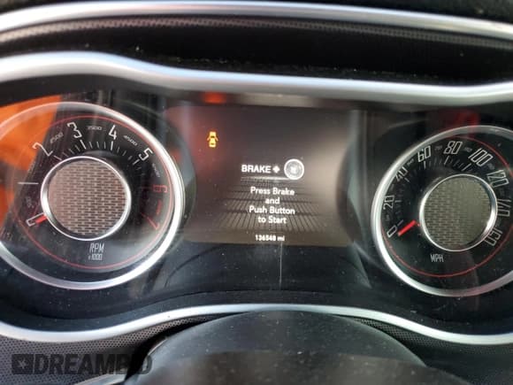 ✅ 2015 Dodge Challenger R/T Plus • VIN: 2C3CDZBT5FH732713 • Lot: 69659304. Wystawiony na Copart z przebiegiem 136 548 mil. Bezpłatny archiwum sprzedaży aukcyjnych z USA i szczegółowy raport historii pojazdu na DreamBid. Zdjęcie 9.