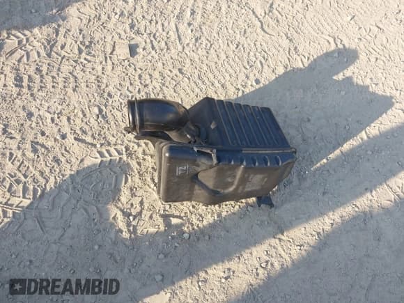 ✅ 2010 Chevrolet Aveo 1LT • VIN: KL1TD5DE3AB106265 • Lot: 42963899. Listed on IAAI with 99,454 mi. Free auction sales archive from the USA and detailed vehicle history report at DreamBid. Image 12.