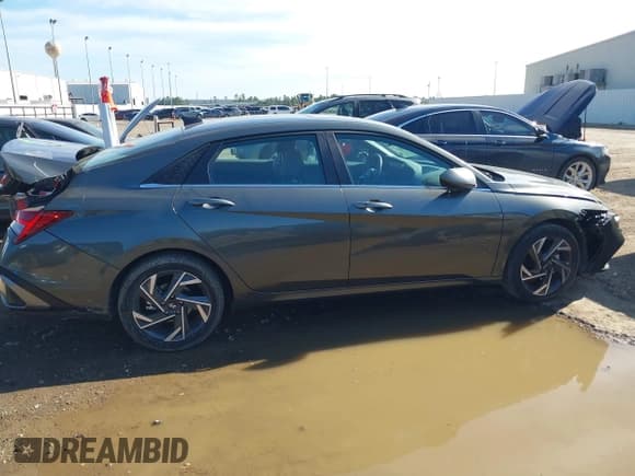 ✅ 2025 Hyundai Elantra SEL Convenience • VIN: KMHLS4DG2SU019985 • Лот: 43802357. Опубликован ранее на IAAI с пробегом 8 733 миль. Бесплатный доступ к архиву аукционных продаж из США и подробный отчёт об истории автомобиля на DreamBid. Изображение 13.