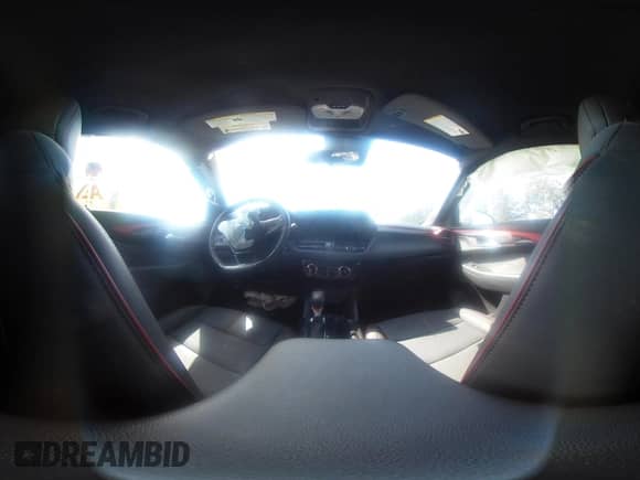 2025 Chevrolet TrailBlazer RS с VIN KL79MUSL5SB050987, выставлен на аукционе IAAI как лот 42211679 с пробегом 5 538 миль миль и . История ставок и продаж доступна на DreamBid. Изображение 19.