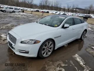 ✅ 2019 Jaguar XJ Portfolio • VIN: SAJWJ2GD9K8W19701 • Lot: 42708793. Wystawiony na Copart z przebiegiem Nie podano. Bezpłatny archiwum sprzedaży aukcyjnych z USA i szczegółowy raport historii pojazdu na DreamBid. Zdjęcie 1.