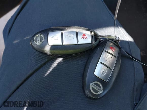 ✅ 2011 Nissan Rogue SV • VIN: JN8AS5MV6BW303872 • Лот: 43796830. Опубликован ранее на IAAI с пробегом 211 995 миль. Бесплатный доступ к архиву аукционных продаж из США и подробный отчёт об истории автомобиля на DreamBid. Изображение 11.