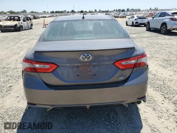 ✅ 2019 Toyota Camry LE • VIN: 4T1B11HK4KU197568 • Лот: 63479315. Опубликован ранее на Copart с пробегом 72 711 миль. Бесплатный доступ к архиву аукционных продаж из США и подробный отчёт об истории автомобиля на DreamBid. Изображение 6.