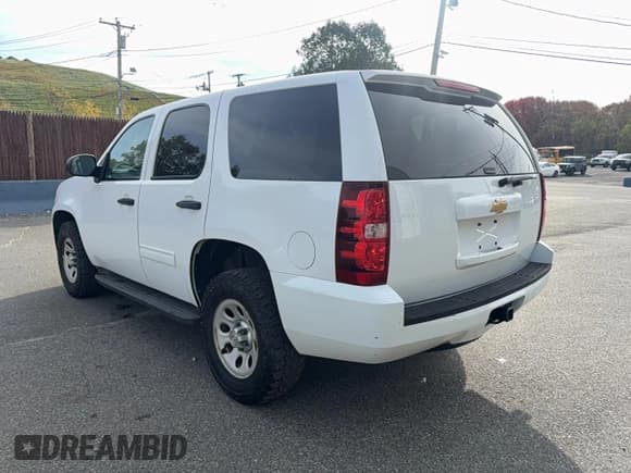 ✅ 2013 Chevrolet Tahoe Commercial • VIN: 1GNSK2E08DR336513 • Lot: 92187665. Wystawiony na Copart z przebiegiem 54 514 mil. Bezpłatny archiwum sprzedaży aukcyjnych z USA i szczegółowy raport historii pojazdu na DreamBid. Zdjęcie 3.