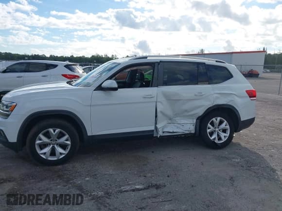 ✅ 2019 Volkswagen Atlas SE • VIN: 1V2DR2CA7KC594707 • Lot: 43801405. Listed on IAAI with 133,324 mi. Free auction sales archive from the USA and detailed vehicle history report at DreamBid. Image 12.