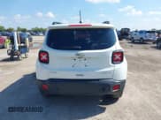 ✅ 2022 Jeep Renegade Limited • VIN: ZACNJDD17NPN99006 • Lot: 43304897. Wystawiony na IAAI z przebiegiem 26 206 mil. Bezpłatny archiwum sprzedaży aukcyjnych z USA i szczegółowy raport historii pojazdu na DreamBid. Zdjęcie 17.