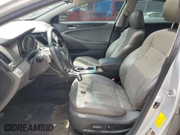 ✅ 2011 Hyundai Sonata SE • VIN: 5NPEC4AC8BH232400 • Lot: 68421144. Listed on Copart with 150,626 mi. Free auction sales archive from the USA and detailed vehicle history report at DreamBid. Image 7.