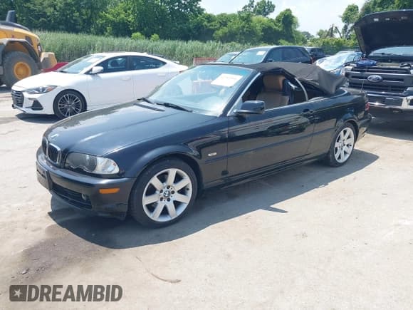 ✅ 2002 BMW 3 Series 325Ci • VIN: WBABS334X2PG88568 • Lot: 42702995. Listed on IAAI with 77,577 mi. Free auction sales archive from the USA and detailed vehicle history report at DreamBid. Image 2.