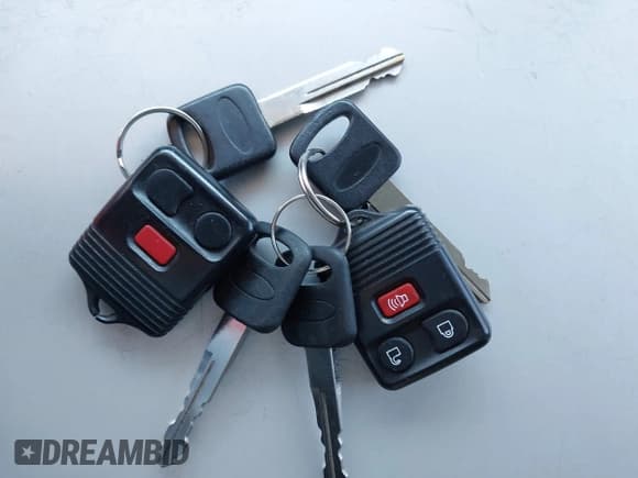 ✅ 2004 Ford F-250 XL • VIN: 1FTNW21P24EA29259 • Лот: 42427669. Опубликован ранее на IAAI с пробегом Не указан. Бесплатный доступ к архиву аукционных продаж из США и подробный отчёт об истории автомобиля на DreamBid. Изображение 11.