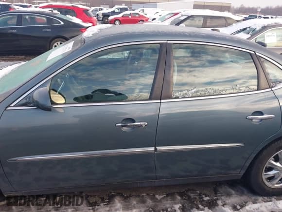 ✅ 2007 Buick LaCrosse CX • VIN: 2G4WC582171117875 • Lot: 43792713. Listed on IAAI with 64,995 mi. Free auction sales archive from the USA and detailed vehicle history report at DreamBid. Image 14.