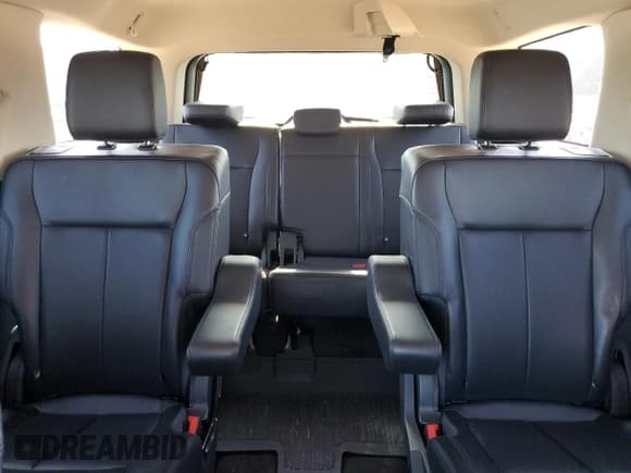 ✅ 2023 Ford Expedition XLT • VIN: 1FMJU1H81PEA07542 • Lot: 63635465. Wystawiony na Copart z przebiegiem 72 379 mil. Bezpłatny archiwum sprzedaży aukcyjnych z USA i szczegółowy raport historii pojazdu na DreamBid. Zdjęcie 10.