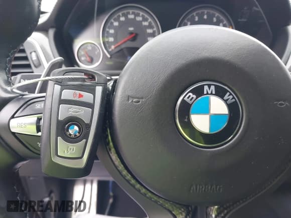 ✅ 2019 BMW M4 • VIN: WBS4Y9C53KAH82910 • Lot: 41570315. Listed on IAAI with 59,227 mi. Free auction sales archive from the USA and detailed vehicle history report at DreamBid. Image 11.