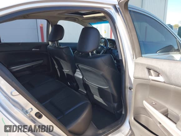 ✅ 2009 Honda Accord EX-L • VIN: 1HGCP36829A028897 • Лот: 43565026. Опубликован ранее на IAAI с пробегом 246 417 миль. Бесплатный доступ к архиву аукционных продаж из США и подробный отчёт об истории автомобиля на DreamBid. Изображение 8.