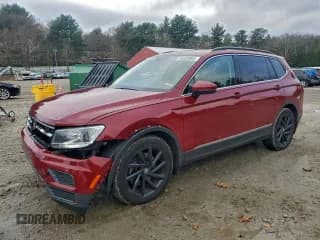 ✅ 2021 Volkswagen Tiguan SE • VIN: 3VV2B7AX7MM093837 • Лот: 94635905. Опубликован ранее на Copart с пробегом 149 461 миль. Бесплатный доступ к архиву аукционных продаж из США и подробный отчёт об истории автомобиля на DreamBid. Изображение 1.