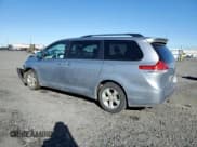 ✅ 2011 Toyota Sienna LE • VIN: 5TDKK3DC4BS098118 • Lot: 85173645. Wystawiony na Copart z przebiegiem 177 095 mil. Bezpłatny archiwum sprzedaży aukcyjnych z USA i szczegółowy raport historii pojazdu na DreamBid. Zdjęcie 2.