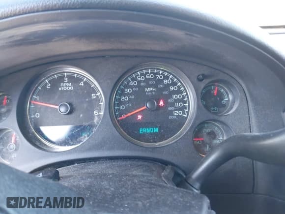 ✅ 2010 Chevrolet Suburban LS • VIN: 1GNUCHE07AR125498 • Lot: 41427576. Listed on IAAI with 266,150 mi. Free auction sales archive from the USA and detailed vehicle history report at DreamBid. Image 7.