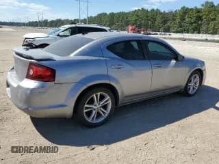 ✅ 2014 Dodge Avenger SE • VIN: 1C3CDZABXEN235462 • Lot: 73044774. Wystawiony na Copart z przebiegiem 93 063 mil. Bezpłatny archiwum sprzedaży aukcyjnych z USA i szczegółowy raport historii pojazdu na DreamBid. Zdjęcie 3.