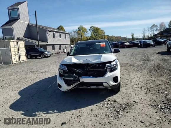 ✅ 2024 Kia Seltos S • VIN: KNDEUCAA2R7548301 • Lot: 90411305. Listed on Copart with 4,120 mi. Free auction sales archive from the USA and detailed vehicle history report at DreamBid. Image 14.