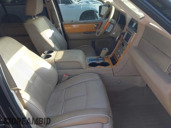 ✅ 2007 Lincoln Navigator • VIN: 5LMFU28567LJ25144 • Лот: 42911704. Опубликован ранее на IAAI с пробегом 200 667 миль. Бесплатный доступ к архиву аукционных продаж из США и подробный отчёт об истории автомобиля на DreamBid. Изображение 5.