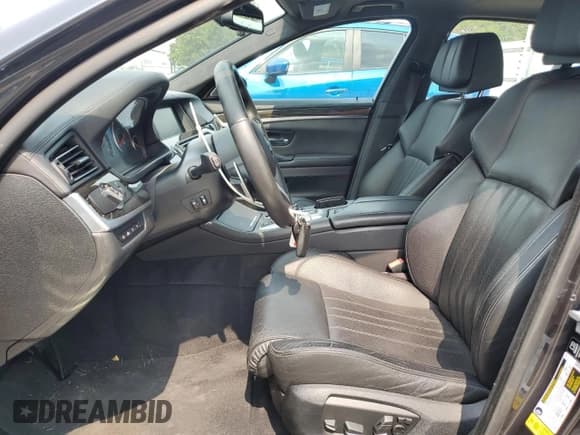 ✅ 2014 BMW M5 • VIN: WBSFV9C52ED593439 • Lot: 71907085. Wystawiony na Copart z przebiegiem 59 436 mil. Bezpłatny archiwum sprzedaży aukcyjnych z USA i szczegółowy raport historii pojazdu na DreamBid. Zdjęcie 7.