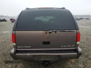 ✅ 1997 Chevrolet Blazer LT • VIN: 1GNDT13W4V2254280 • Lot: 44920175. Wystawiony na Copart z przebiegiem 151 725 mil. Bezpłatny archiwum sprzedaży aukcyjnych z USA i szczegółowy raport historii pojazdu na DreamBid. Zdjęcie 6.