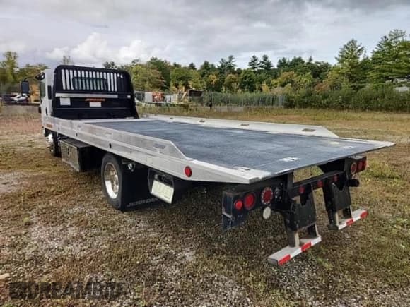 ✅ 2020 Isuzu NQR IBT • VIN: JALE5W165L7302634 • Lot: 76354514. Wystawiony na Copart z przebiegiem 116 501 mil. Bezpłatny archiwum sprzedaży aukcyjnych z USA i szczegółowy raport historii pojazdu na DreamBid. Zdjęcie 3.