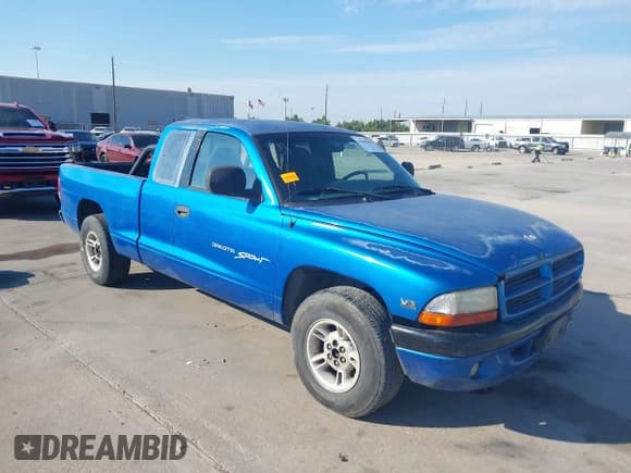 ✅ 1999 Dodge Dakota SLT • VIN: 1B7GL22Y9XS307637 • Lot: 43460284. Wystawiony na IAAI z przebiegiem 321 999 mil. Bezpłatny archiwum sprzedaży aukcyjnych z USA i szczegółowy raport historii pojazdu na DreamBid. Zdjęcie 1.