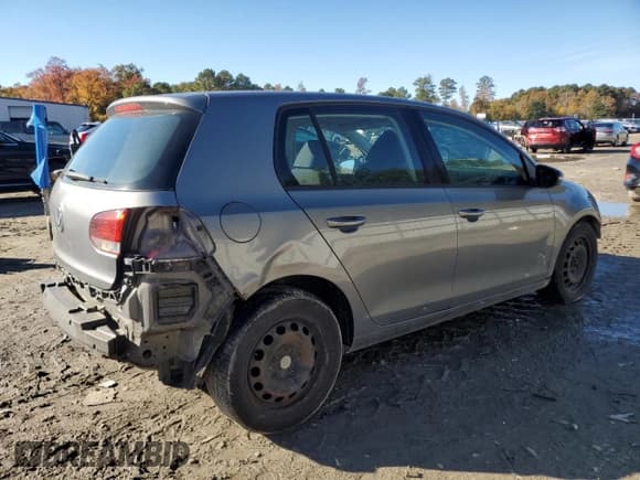 ✅ 2013 Volkswagen Golf • VIN: WVWDB7AJ9DW036753 • Lot: 91020925. Wystawiony na Copart z przebiegiem 171 446 mil. Bezpłatny archiwum sprzedaży aukcyjnych z USA i szczegółowy raport historii pojazdu na DreamBid. Zdjęcie 3.