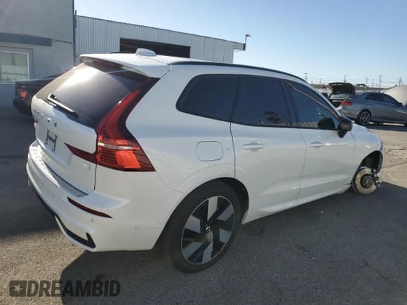 ✅ 2024 Volvo XC60 Plus Dark Theme • VIN: YV4H60DL7R1940872 • Lot: 88554545. Listed on Copart with 12,574 mi. Free auction sales archive from the USA and detailed vehicle history report at DreamBid. Image 3.