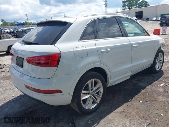 ✅ 2016 Audi Q3 Premium Plus • VIN: WA1BFCFS9GR002802 • Lot: 42770942. Wystawiony na IAAI z przebiegiem 152 173 mil. Bezpłatny archiwum sprzedaży aukcyjnych z USA i szczegółowy raport historii pojazdu na DreamBid. Zdjęcie 4.
