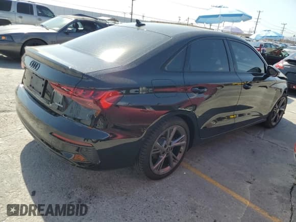 ✅ 2024 Audi A3 Premium • VIN: WAUGUDGY5RA138272 • Лот: 71133175. Опубликован ранее на Copart с пробегом 10 057 миль. Бесплатный доступ к архиву аукционных продаж из США и подробный отчёт об истории автомобиля на DreamBid. Изображение 3.