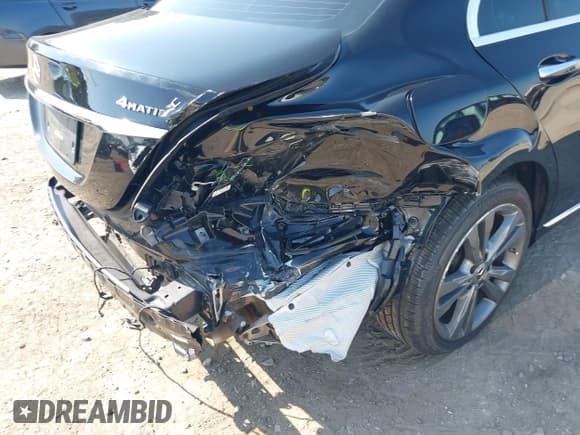 ✅ 2021 Mercedes-Benz C 300 • VIN: W1KWF8EB1MR612586 • Lot: 42677062. Wystawiony na IAAI z przebiegiem 35 240 mil. Bezpłatny archiwum sprzedaży aukcyjnych z USA i szczegółowy raport historii pojazdu na DreamBid. Zdjęcie 18.