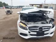 ✅ 2015 Mercedes-Benz C 300 • VIN: 55SWF4KB0FU002449 • Lot: 43553029. Wystawiony na IAAI z przebiegiem 130 959 mil. Bezpłatny archiwum sprzedaży aukcyjnych z USA i szczegółowy raport historii pojazdu na DreamBid. Zdjęcie 17.