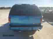1995 Chevrolet Blazer с VIN 1GNCS13W7SK206038, выставлен на аукционе Copart как лот 76593134 с пробегом 135 008 миль миль и Списание • Salvage title. История ставок и продаж доступна на DreamBid. Изображение 6.