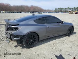 ✅ 2013 Hyundai Genesis Coupe Grand Touring • VIN: KMHHU6KJXDU108894 • Lot: 50418525. Wystawiony na Copart z przebiegiem 81 443 mil. Bezpłatny archiwum sprzedaży aukcyjnych z USA i szczegółowy raport historii pojazdu na DreamBid. Zdjęcie 3.