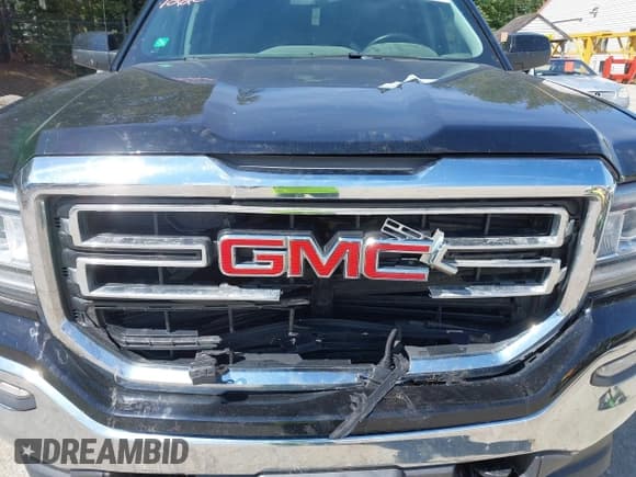 ✅ 2018 GMC Sierra 1500 SLE • VIN: 1GTV2MEC3JZ120267 • Lot: 43194220. Wystawiony na IAAI z przebiegiem 73 010 mil. Bezpłatny archiwum sprzedaży aukcyjnych z USA i szczegółowy raport historii pojazdu na DreamBid. Zdjęcie 6.