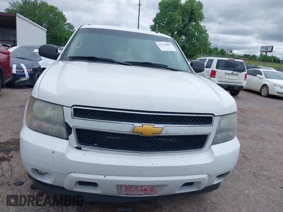 ✅ 2010 Chevrolet Suburban LS • VIN: 1GNUCHE09AR200640 • Lot: 42326053. Listed on IAAI with 218,327 mi. Free auction sales archive from the USA and detailed vehicle history report at DreamBid. Image 12.