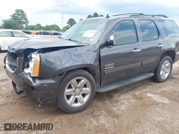✅ 2010 GMC Yukon SLT • VIN: 1GKUCCE04AR165926 • Lot: 42420308. Listed on IAAI with 216,232 mi. Free auction sales archive from the USA and detailed vehicle history report at DreamBid. Image 17.