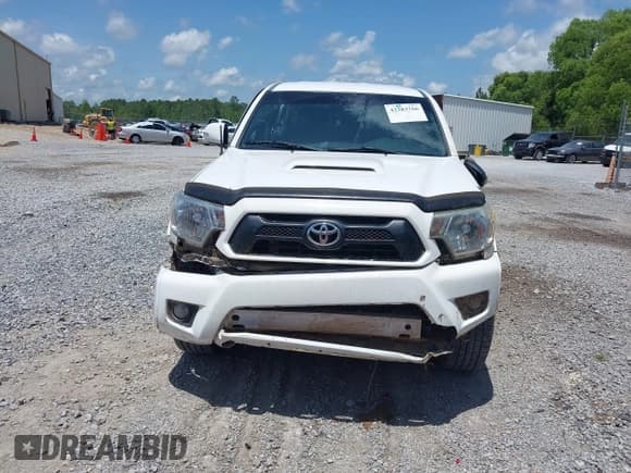 ✅ 2015 Toyota Tacoma PreRunner • VIN: 5TFKU4HN9FX006805 • Lot: 42283766. Wystawiony na IAAI z przebiegiem 132 367 mil. Bezpłatny archiwum sprzedaży aukcyjnych z USA i szczegółowy raport historii pojazdu na DreamBid. Zdjęcie 12.