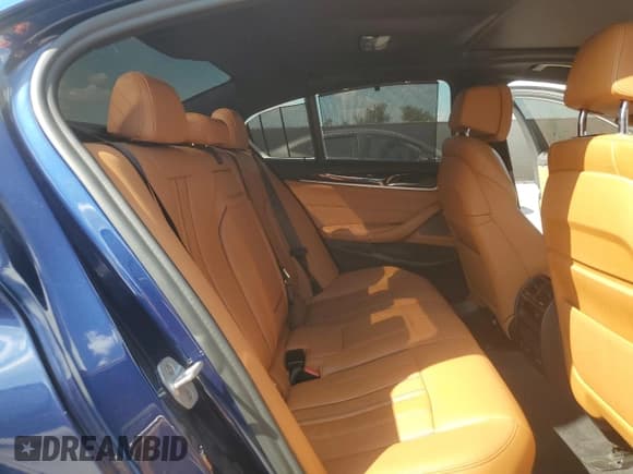 ✅ 2020 BMW 5 Series M550i xDrive • VIN: WBAJS7C07LBN96376 • Lot: 81220775. Wystawiony na Copart z przebiegiem 46 934 mil. Bezpłatny archiwum sprzedaży aukcyjnych z USA i szczegółowy raport historii pojazdu na DreamBid. Zdjęcie 10.