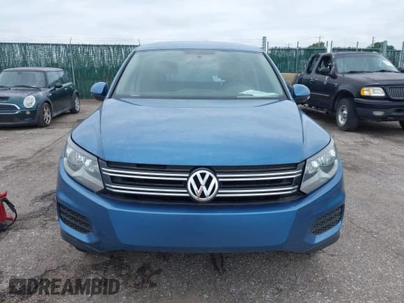 ✅ 2018 Volkswagen Tiguan • VIN: WVGAV7AX5JK000488 • Лот: 42792128. Опубликован ранее на IAAI с пробегом 56 146 миль. Бесплатный доступ к архиву аукционных продаж из США и подробный отчёт об истории автомобиля на DreamBid. Изображение 13.