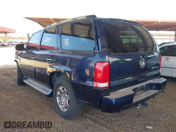 ✅ 2006 Cadillac Escalade • VIN: 1GYEK63N76R120886 • Lot: 43032507. Listed on IAAI with 182,181 mi. Free auction sales archive from the USA and detailed vehicle history report at DreamBid. Image 3.